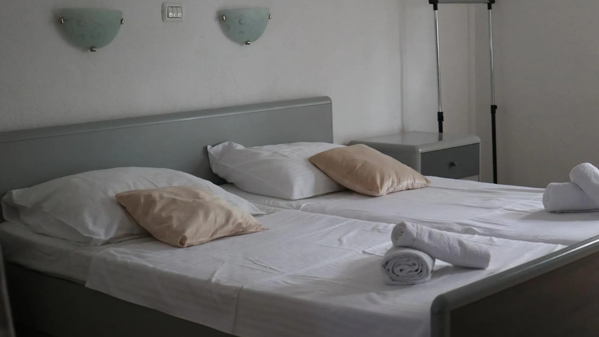 Apartments Mrdan Seget Vranjica