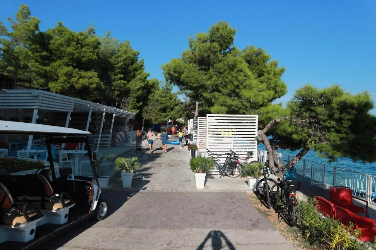 Apartments Mrdan Seget Vranjica