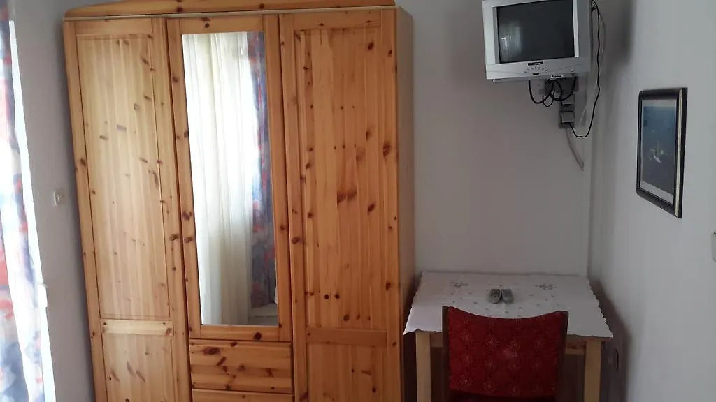 Apartments Mrdan Seget Vranjica Croatia