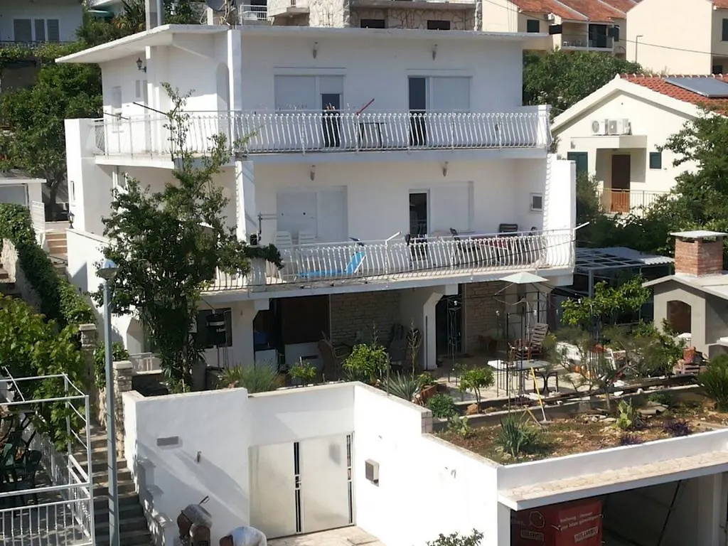 Apartments Mrdan Seget Vranjica 0*,  Croatia